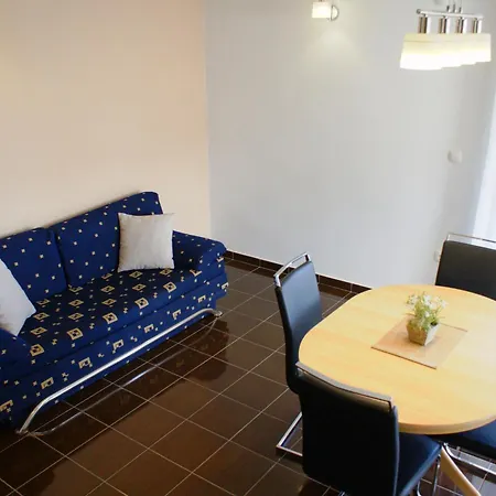 Martina アパート ビビニェ