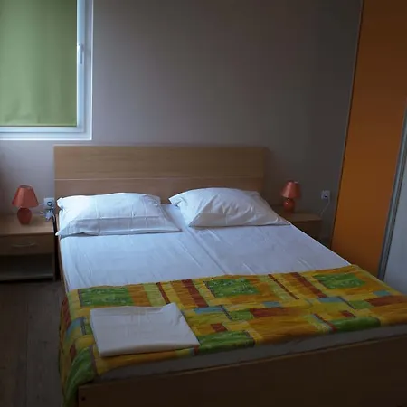 アパート Martina ビビニェ