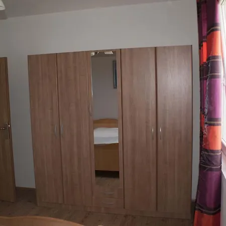 Martina アパート ビビニェ